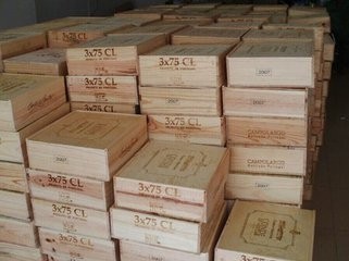 红酒进口为何多经香港再到国内？揭秘物流、关税与仓储的考量